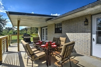 Others Cozy Kirby Getaway w/ Patio, Near Lake Greeson!