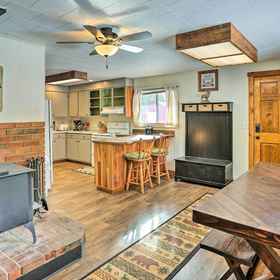 Interior 1 Private La Pine Cabin Rental: 30 Mi to Bend!, Deschutes County Hotels