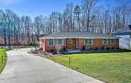 Others 2 Ranch-style Home 7 Mi to Downtown Greensboro!