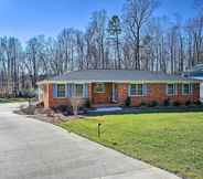 Lain-lain 2 Ranch-style Home 7 Mi to Downtown Greensboro!