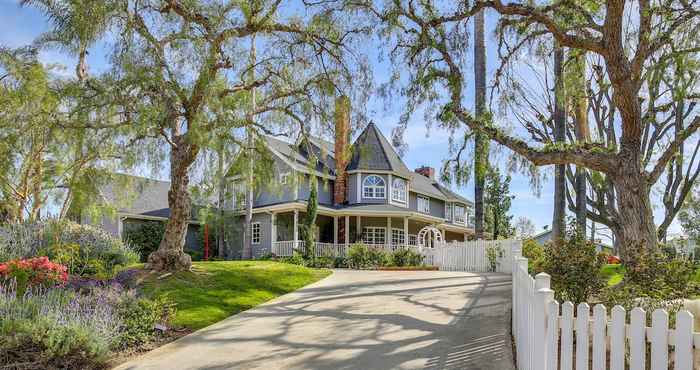 อื่นๆ Stunning Home in Orange County w/ Stables!