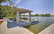 Others 5 Waterfront Lake Home w/ Deck - New Renovations!