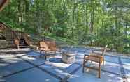 Others 7 Weaverville Home w/ Wraparound Deck & Fire Pit!