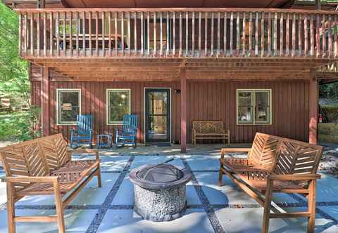 Khác Weaverville Home w/ Wraparound Deck & Fire Pit!