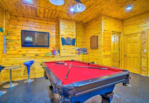 其他 A Beautiful View Cabin: Game Room & Hot Tub