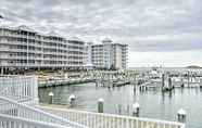 Lainnya 7 Beautiful Waterfront Condo w/ Community Pool!