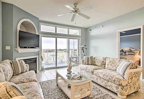Others Beautiful Waterfront Condo w/ Community Pool!