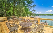 Others 4 Lake Martin Cabin w/ Luxury Dock & Kayaks!