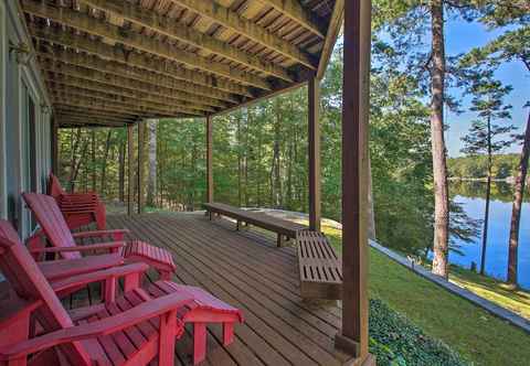 Others Lakefront Home w/ Dock, Kayaks + Paddle Boards!