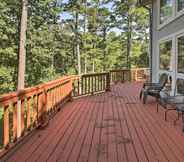 Others 2 Lakefront Home w/ Dock, Kayaks + Paddle Boards!