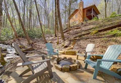 Lain-lain Peaceful Sylva Cabin w/ Mtn Views & Creek!