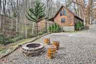 อื่นๆ Bryson City Vacation Rental w/ Hot Tub & Fire Pit!