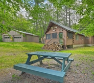 Others 4 Pet-friendly Cabin in The Forks w/ Fire Pit!