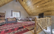 Lainnya 7 Serene Pet-friendly Cabin w/ Fire Pit & Loft!