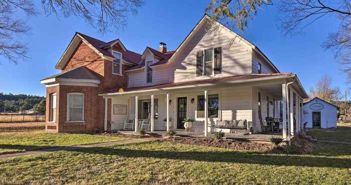 Others Peaceful Luna Farmhouse With Wraparound Porch!