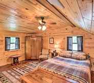 Lain-lain 5 Rural Wooded Cabin Near Trophy Trout Fishing!