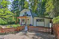 Others Quaint Lake Cushman Cottage w/ Private Access!