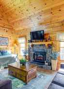 Imej utama Sevierville Cabin w/ Hot Tub: Near Pigeon Forge!