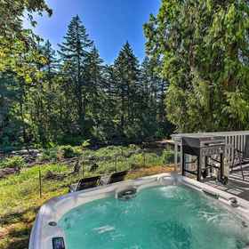 Primary image1Dorena Home w/ Hot Tub & Game Room!,莱恩县別墅