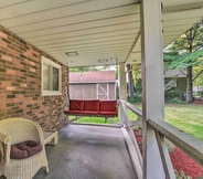 Lain-lain 2 Pet-friendly Taylor Home w/ Backyard Oasis!