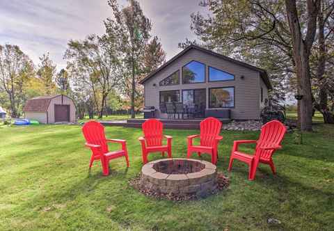 Others Waterfront Cabin in Detroit Lakes W/deck+yard