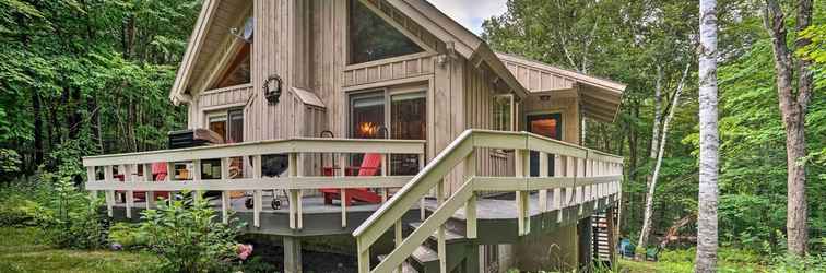 Others Woodsy Cabin w/ Fire Pit ~ 8 Mi to Mount Snow