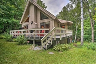 Lain-lain Woodsy Cabin w/ Fire Pit ~ 8 Mi to Mount Snow