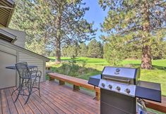 Others 7 Bend Townhome w/ Golf Course Views & Private Deck!