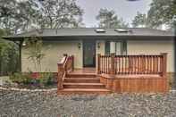 Lain-lain 'blue Ridge Acres', Riverfront Home w/ Deck