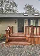 Imej utama 'blue Ridge Acres', Riverfront Home w/ Deck