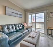 Lain-lain 5 Chic Oceanfront North Topsail Beach Condo w/ Deck