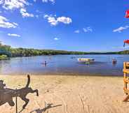 อื่นๆ 7 Lovely Poconos Cabin w/ Resort Amenities!