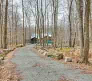 อื่นๆ 4 Lovely Poconos Cabin w/ Resort Amenities!