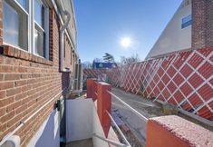 Others 2 Lovely Elmont Apartment - Walk to Bus Stop!