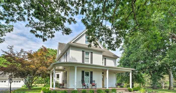 Others Lush, Modern Farmhouse w/ Mtn Views & Sunroom