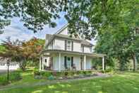 Others Lush, Modern Farmhouse w/ Mtn Views & Sunroom