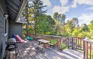 Lain-lain 7 Remodeled Portland House w/ Sprawling Yard & Deck!