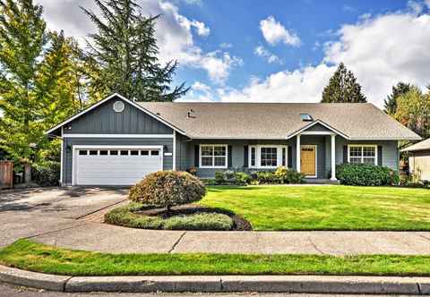 Lainnya Remodeled Portland House w/ Sprawling Yard & Deck!