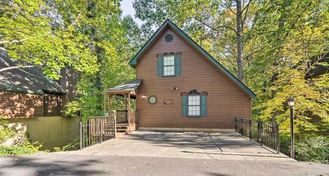 Others 2 Picturesque Pigeon Forge Cabin w/ Mountain Views