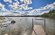 อื่นๆ 4 Waterfront Sebec Lake Home w/ Yard + Fire Pit