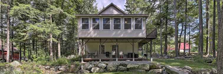 Lainnya Waterfront Sebec Lake Home w/ Yard + Fire Pit