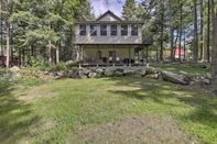 อื่นๆ Waterfront Sebec Lake Home w/ Yard + Fire Pit