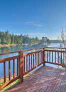 Imej utama Waterfront North Bend Home: 9 Miles Into Town