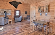 อื่นๆ 4 Quiet & Secluded Berea Cabin on 70-acre Farm!