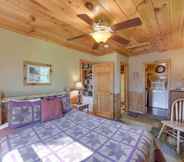 Khác 7 Charming 'fox Den' Cabin in Whittier w/ Hot Tub!