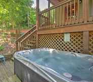 Khác 3 Charming 'fox Den' Cabin in Whittier w/ Hot Tub!