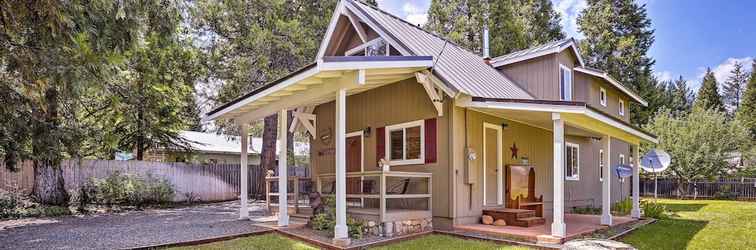 อื่นๆ Cabin w/ Backyard Space - ½ Mi to Trinity Lake!