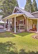 Imej utama Cabin w/ Backyard Space - ½ Mi to Trinity Lake!