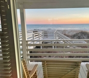 Lain-lain 4 Beachfront Emerald Isle Retreat w/ Ocean View