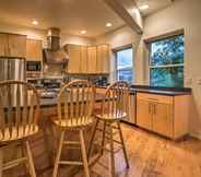 Others 3 Downtown Manitou Springs Home: Tranquil Creek View